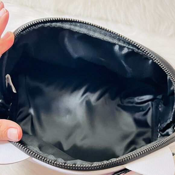 The Crème Shop x Hello Kitty Y2K Cutie Makeup Pouch - Picture 4 of 4